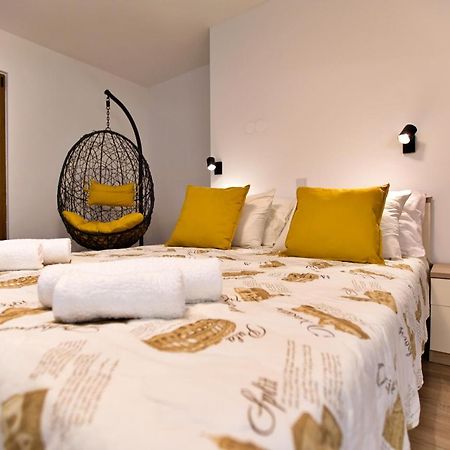 Apartments Kiwi Ровинь Экстерьер фото
