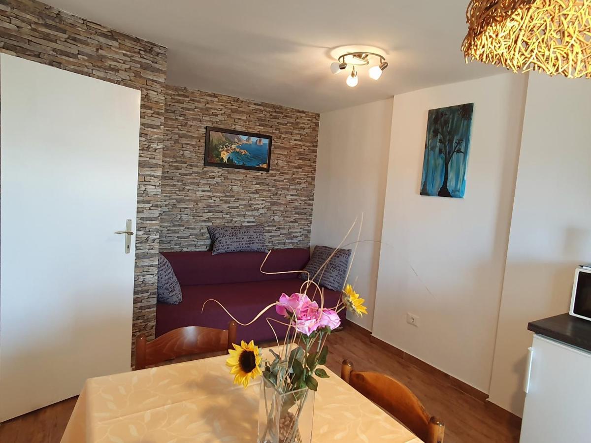 Apartments Kiwi Ровинь Экстерьер фото