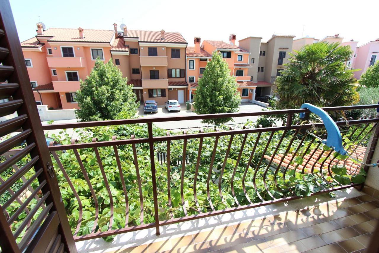 Apartments Kiwi Ровинь Экстерьер фото
