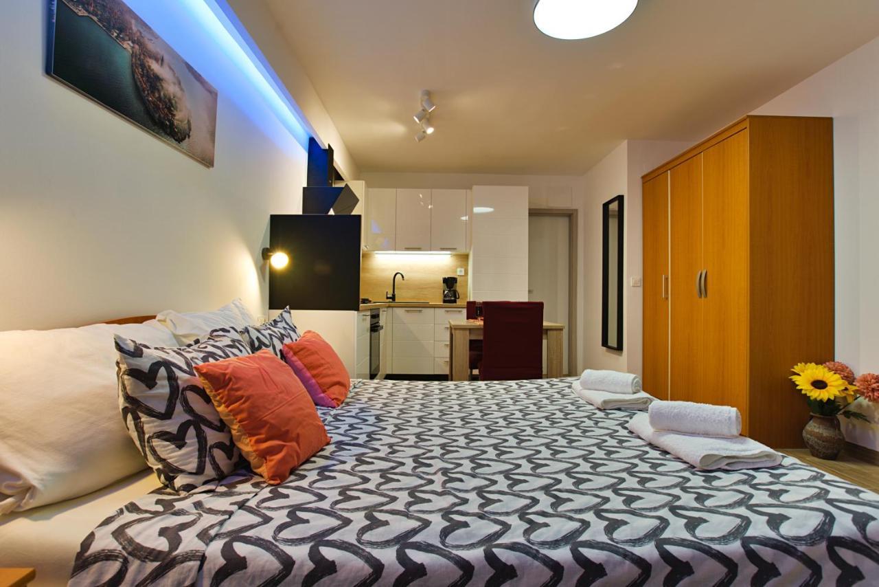 Apartments Kiwi Ровинь Экстерьер фото