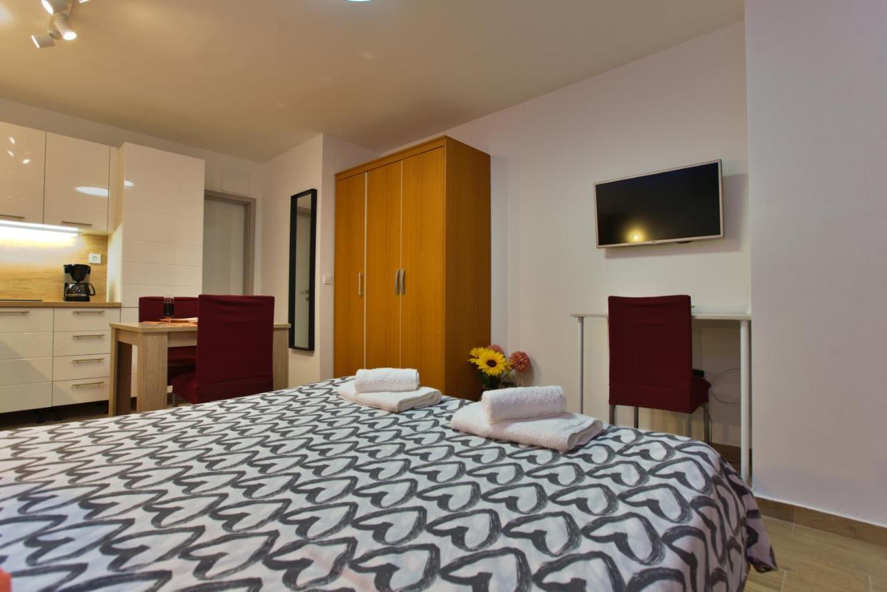 Apartments Kiwi Ровинь Экстерьер фото
