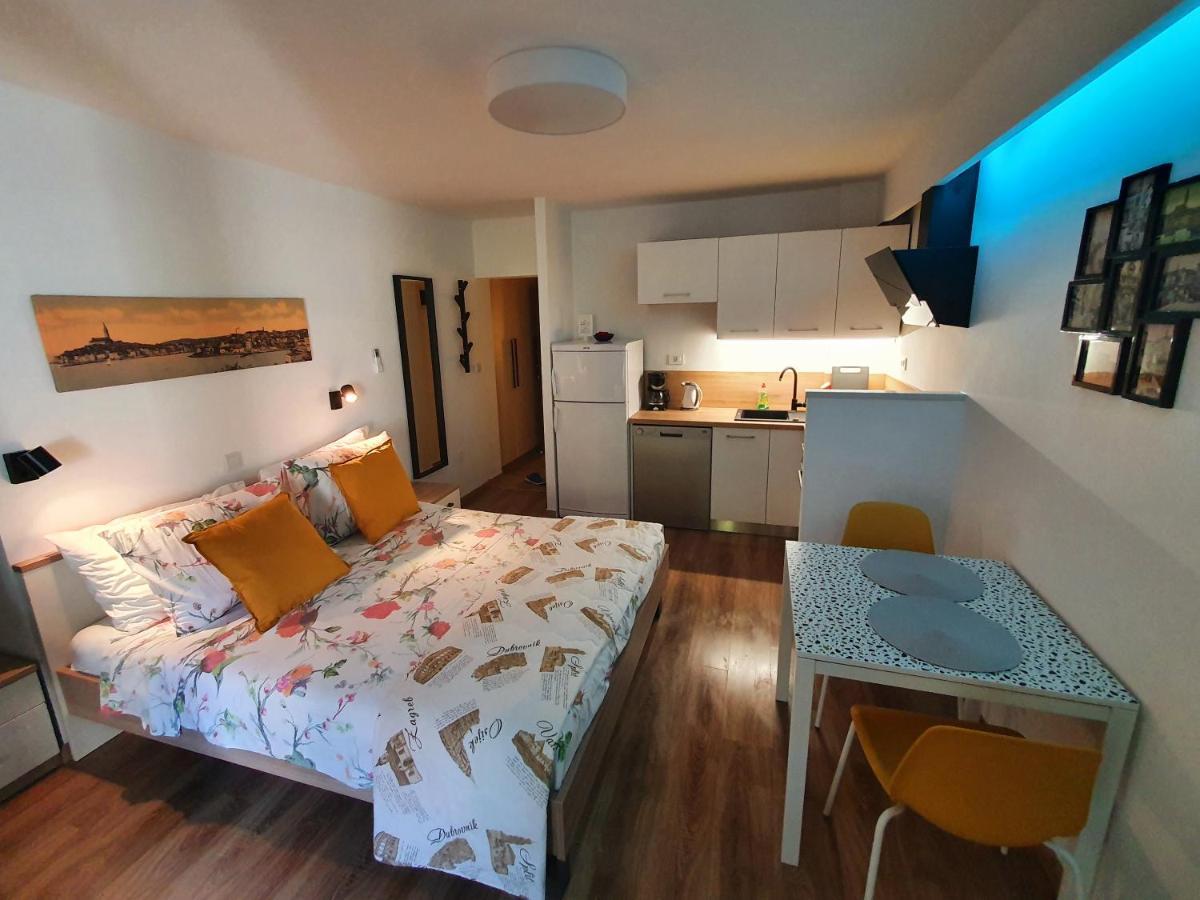 Apartments Kiwi Ровинь Экстерьер фото