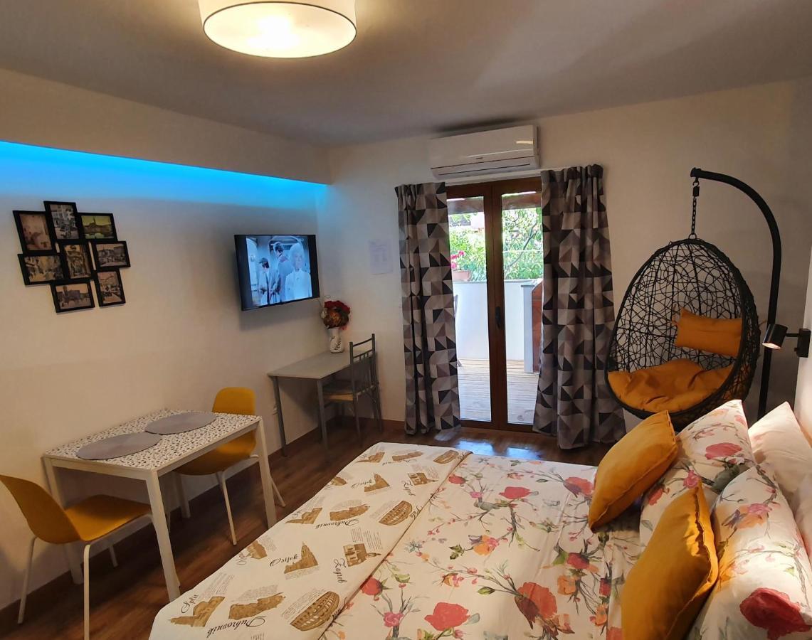 Apartments Kiwi Ровинь Экстерьер фото