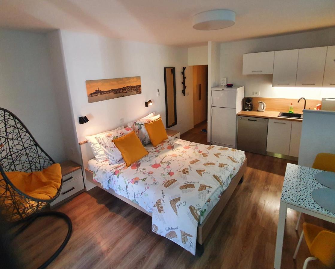 Apartments Kiwi Ровинь Экстерьер фото